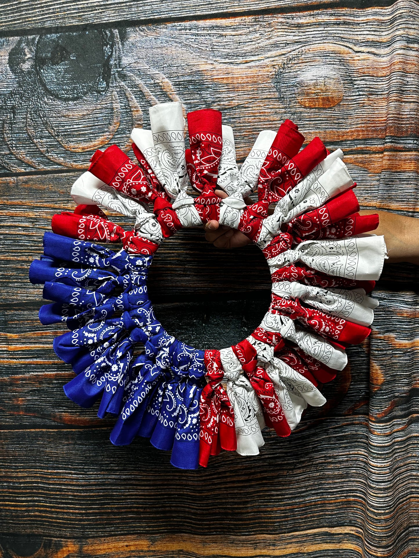 Patriotic Bandanna Wreath Independence Day Freedom American 23 inch Wall hanging Decoration display honor patriot service Flag Red White Blu