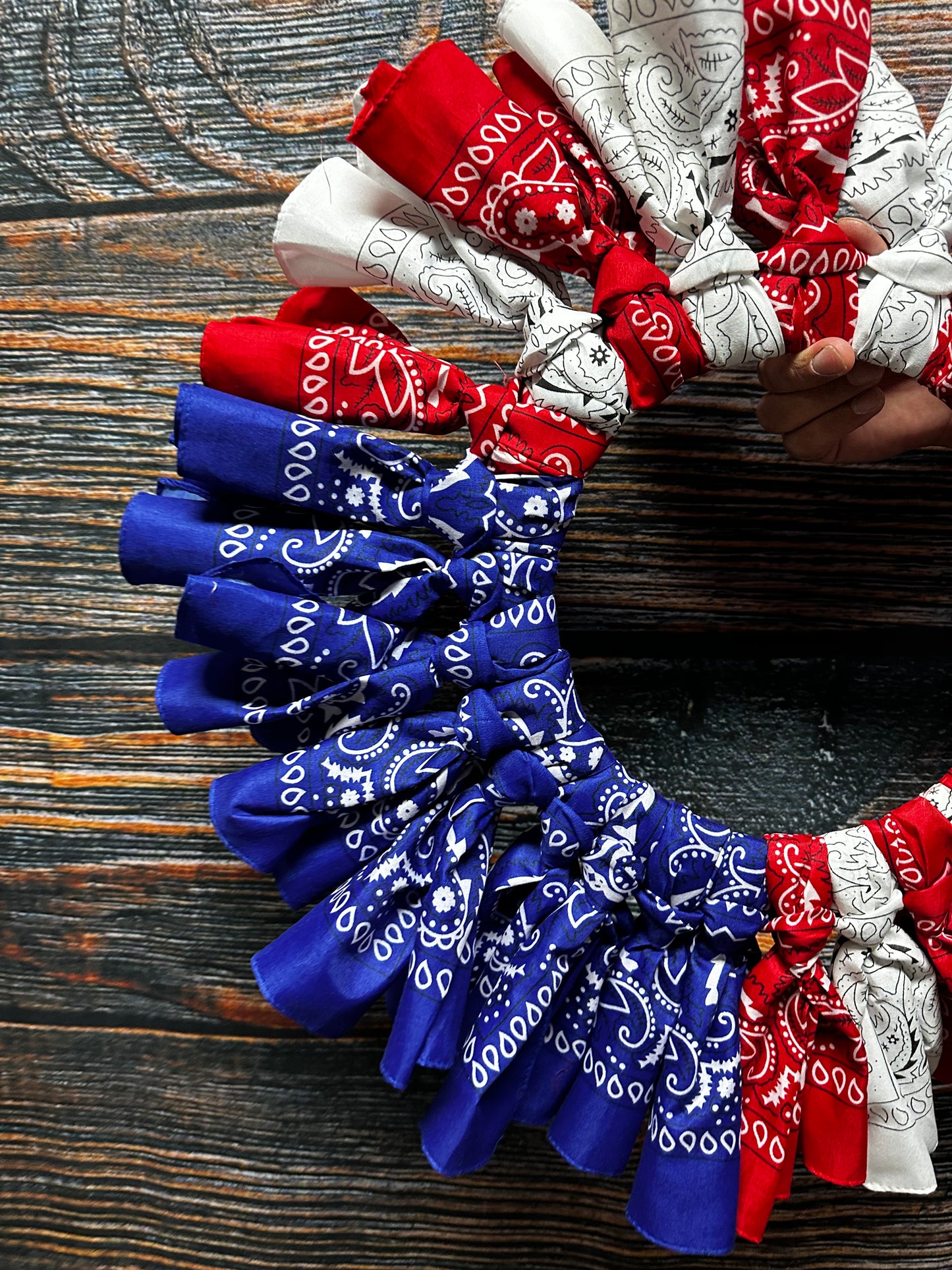 Patriotic Bandanna Wreath Independence Day Freedom American 23 inch Wall hanging Decoration display honor patriot service Flag Red White Blu