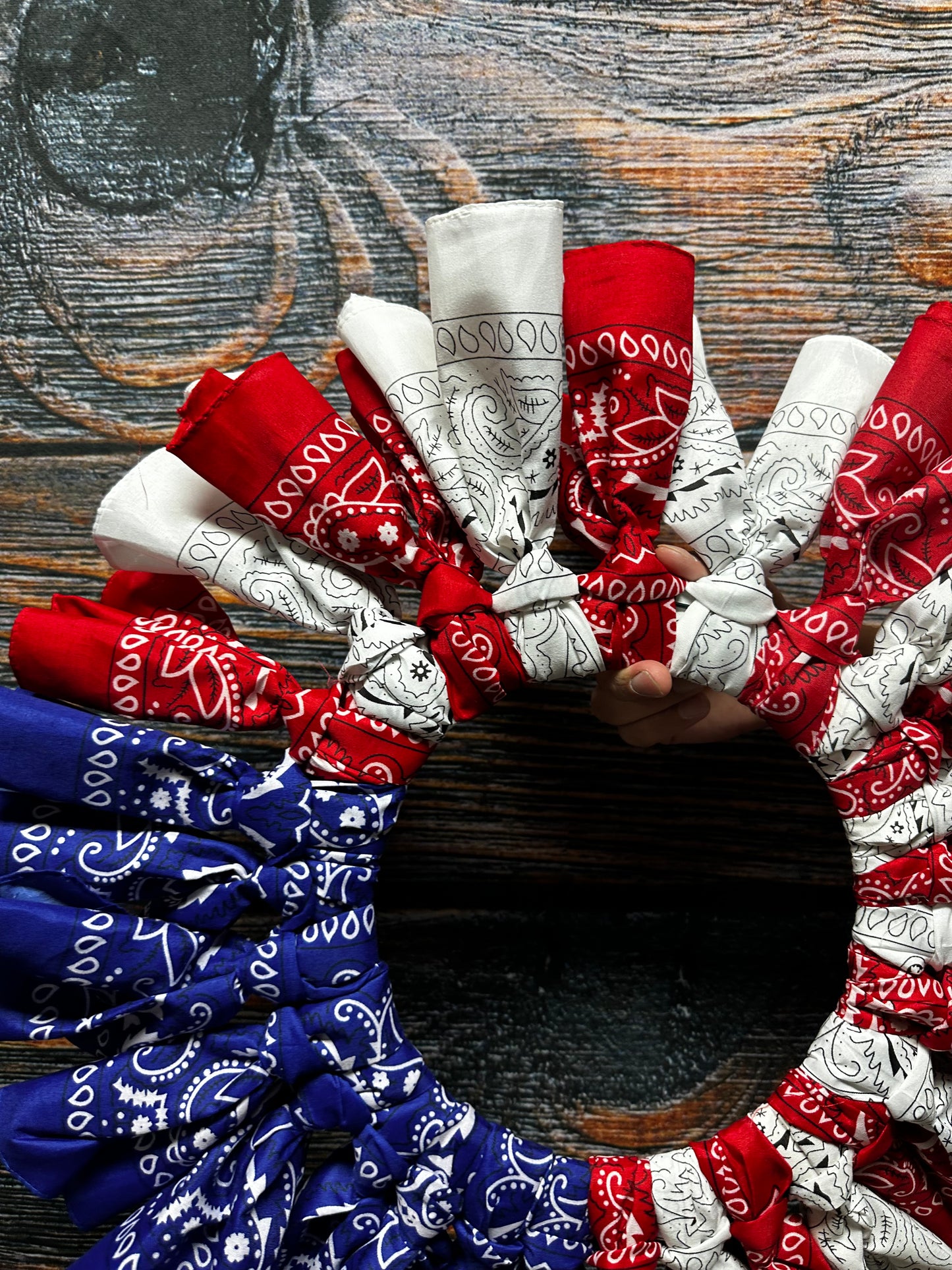 Patriotic Bandanna Wreath Independence Day Freedom American 23 inch Wall hanging Decoration display honor patriot service Flag Red White Blu