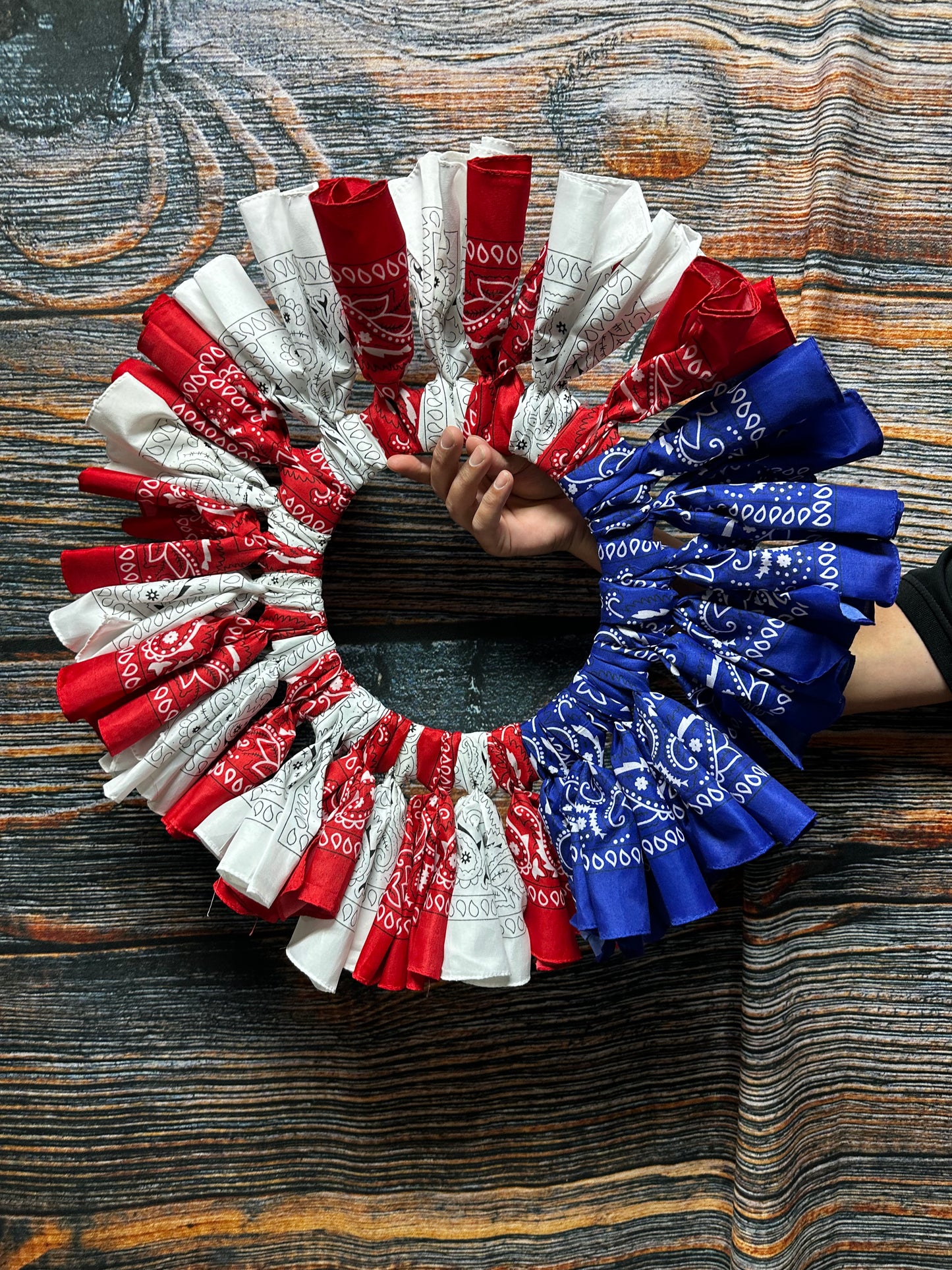 Patriotic Bandanna Wreath Independence Day Freedom American 23 inch Wall hanging Decoration display honor patriot service Flag Red White Blu