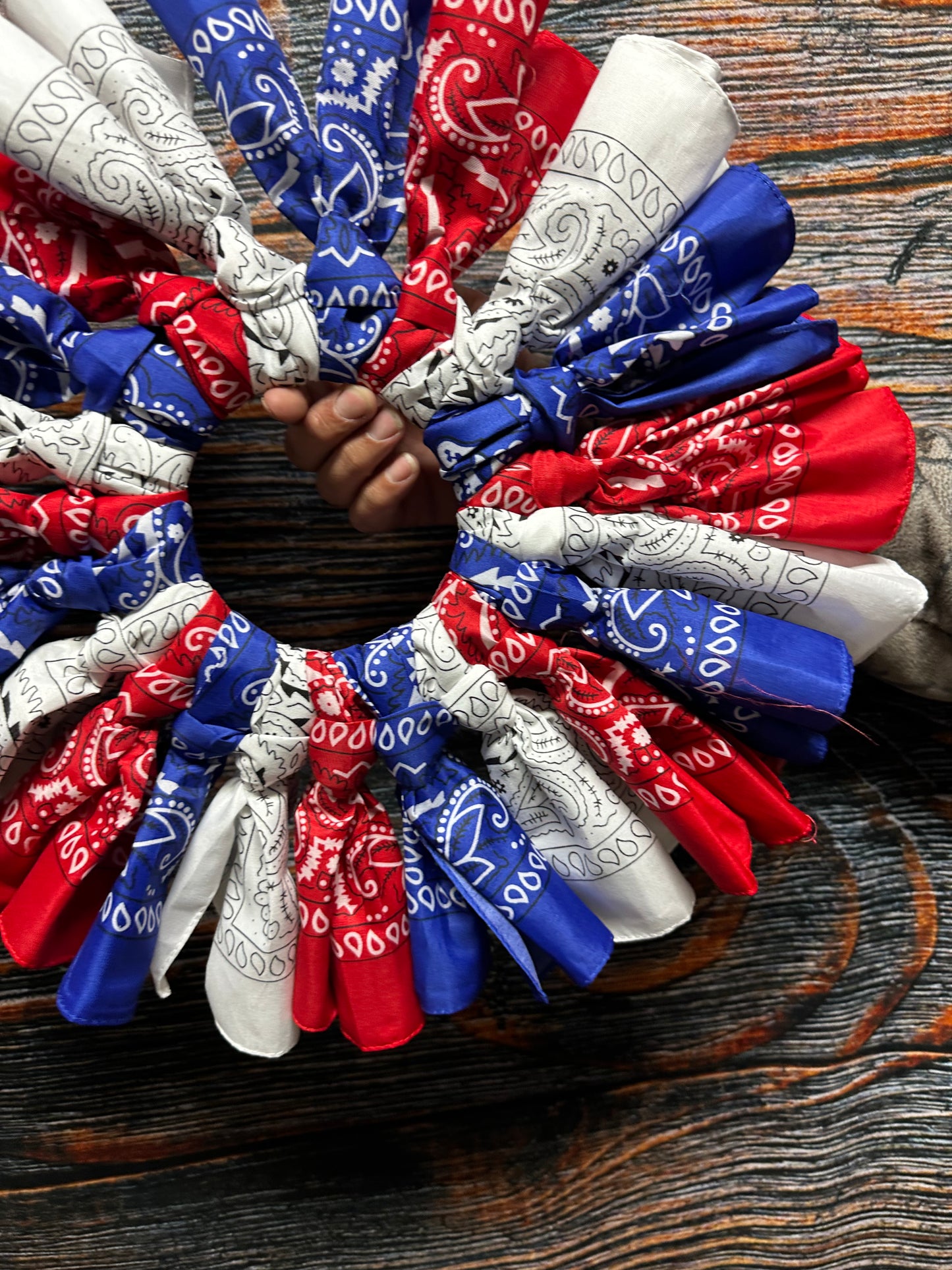 Patriotic Bandanna Wreath Independence Day Freedom American 20 inch Wall hanging Decoration display honor patriot service Multi Red White