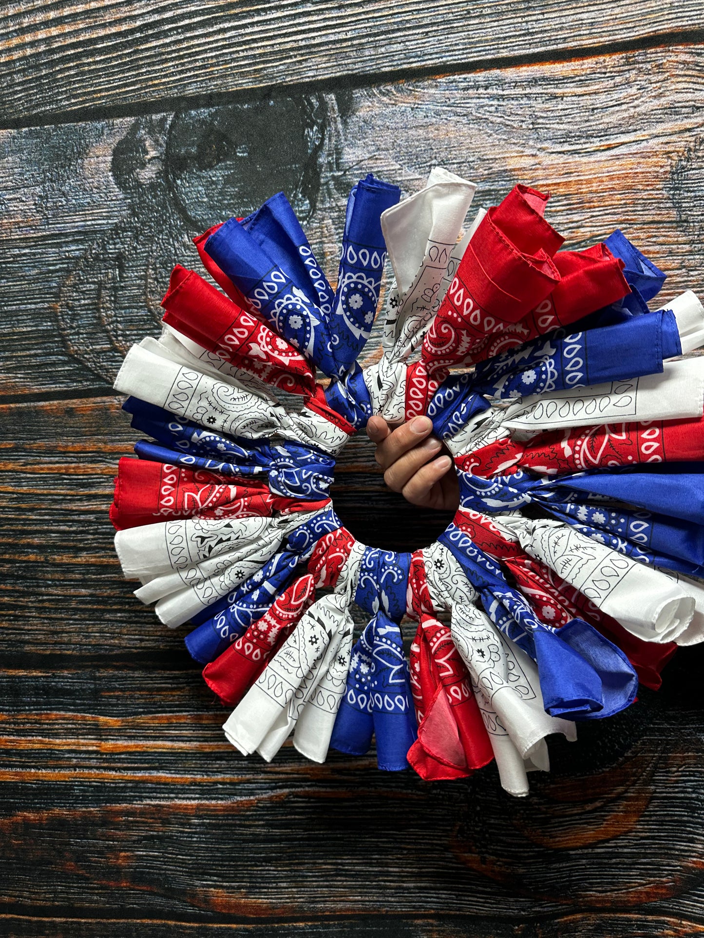 Patriotic Bandanna Wreath Independence Day Freedom American 20 inch Wall hanging Decoration display honor patriot service Multi Red White