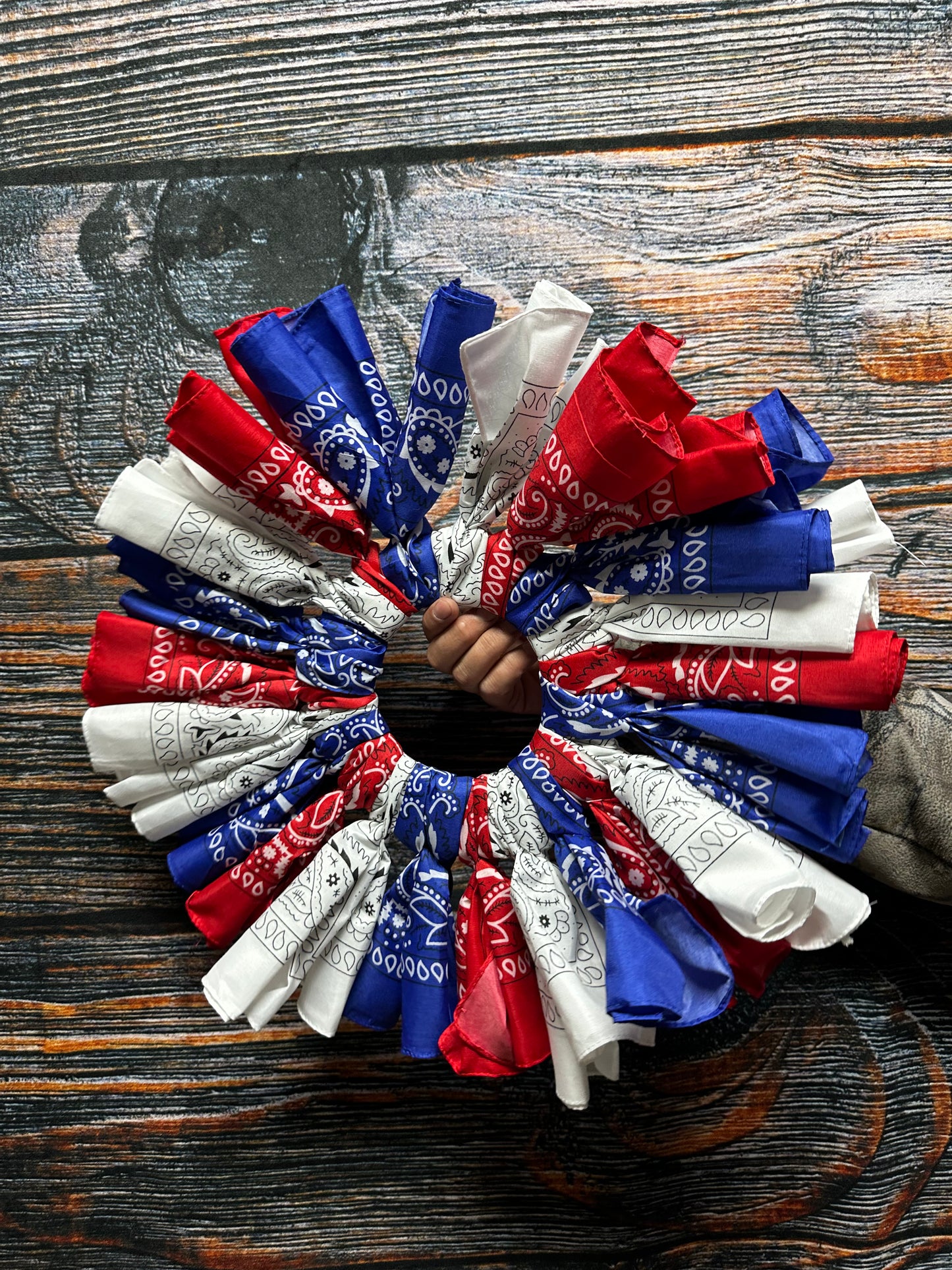 Patriotic Bandanna Wreath Independence Day Freedom American 20 inch Wall hanging Decoration display honor patriot service Multi Red White